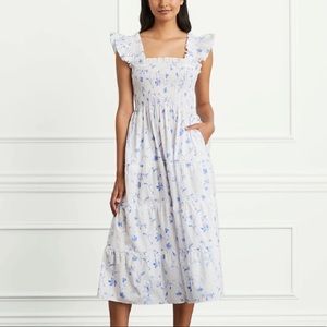 Hill House Home Blue Botanical, size Medium. EUC (2021 version, no pockets)